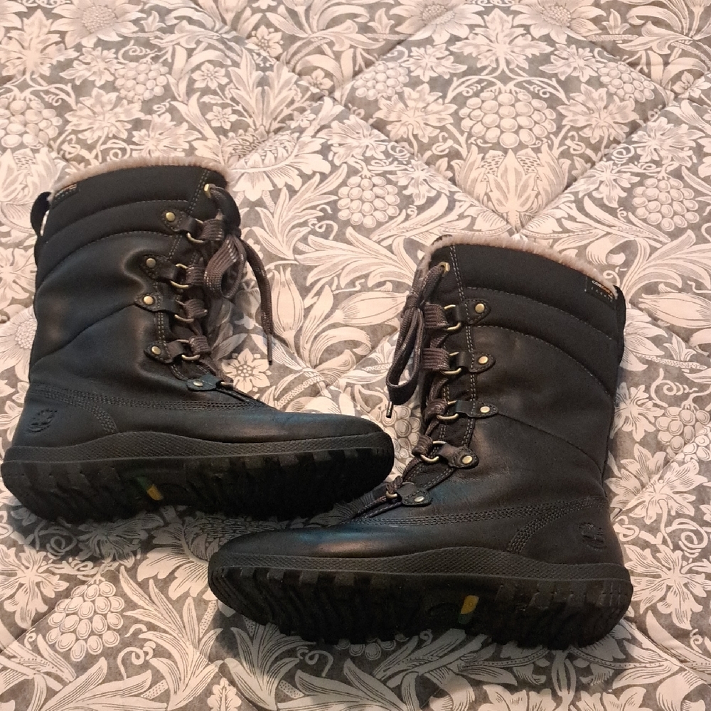 TImberland lace up boots Size 7.5